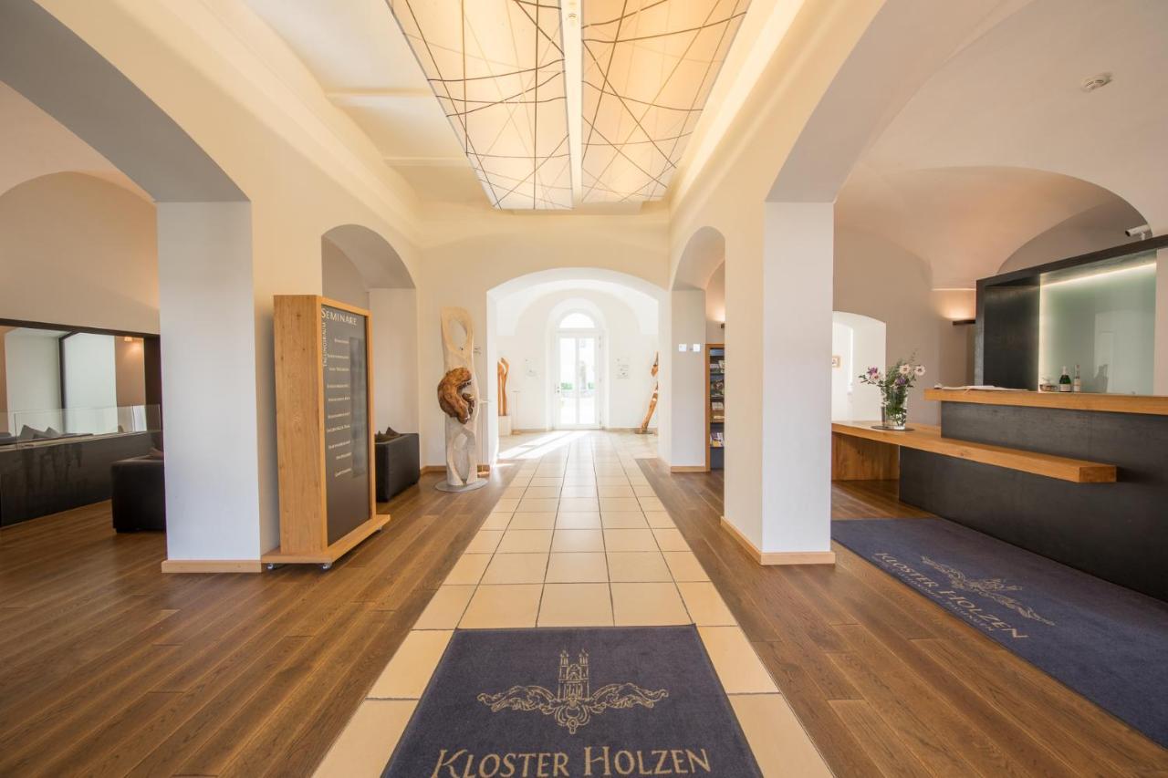 Hotel Kloster Holzen Allmannshofen Exterior foto